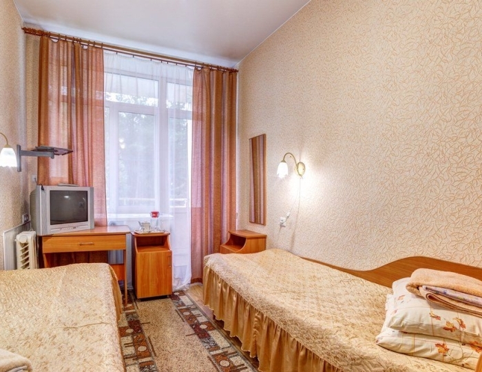 2 категория двухместный (с удобствами на блок из 2-х номеров) - Санаторий «Золотой Колос» Ярославская область