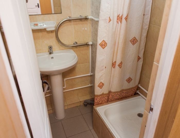 2 категория двухместный (с удобствами на блок из 2-х номеров) - Санаторий «Золотой Колос» Ярославская область